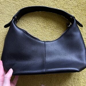 Black shoulder bag